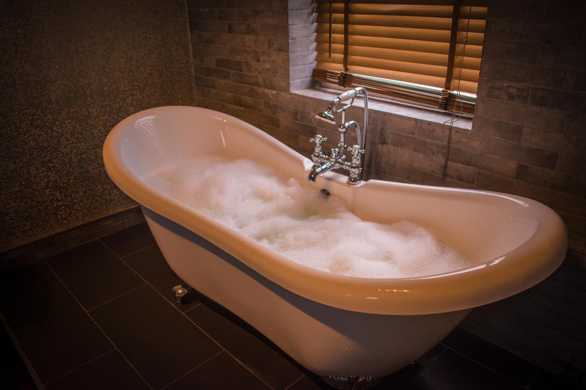 The George Wright Boutique Hotel, Bar & Restaurant 로더럼 외부 사진