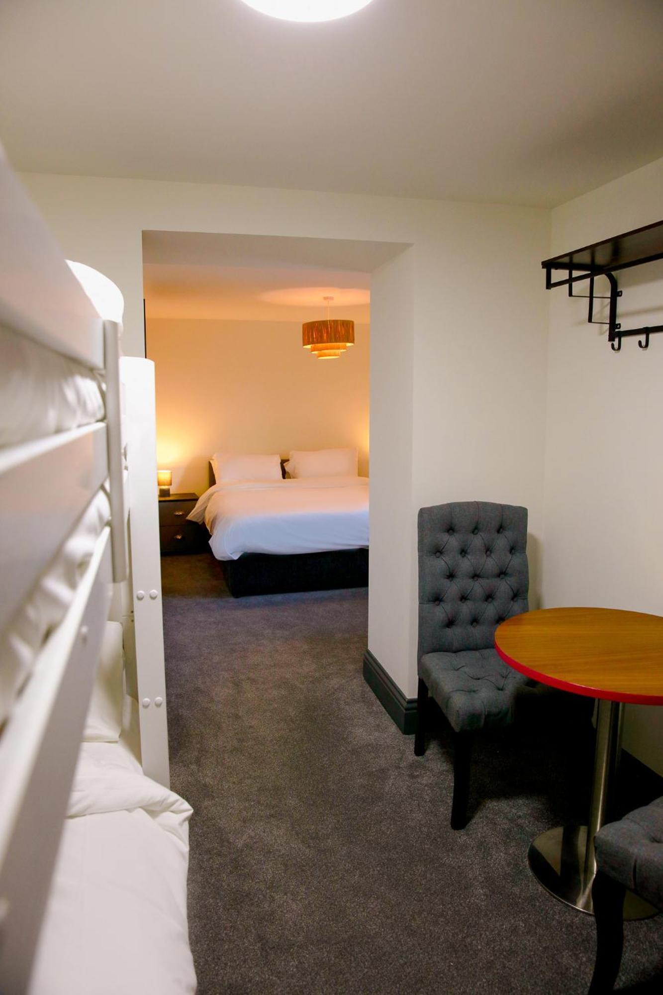 The George Wright Boutique Hotel, Bar & Restaurant 로더럼 외부 사진