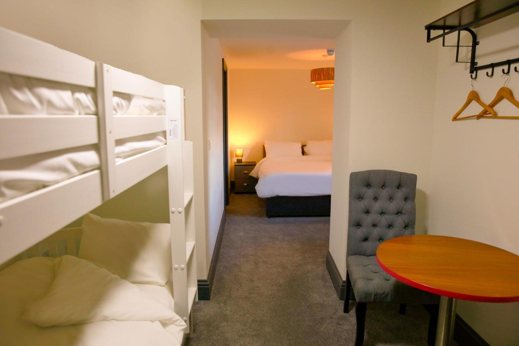 The George Wright Boutique Hotel, Bar & Restaurant 로더럼 외부 사진