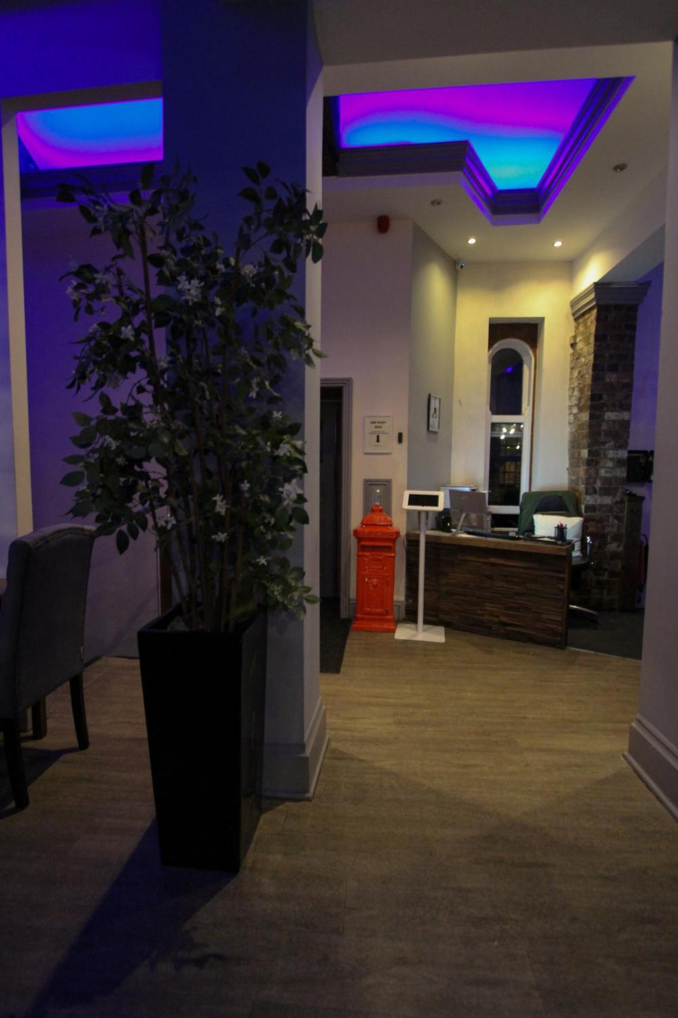 The George Wright Boutique Hotel, Bar & Restaurant 로더럼 외부 사진